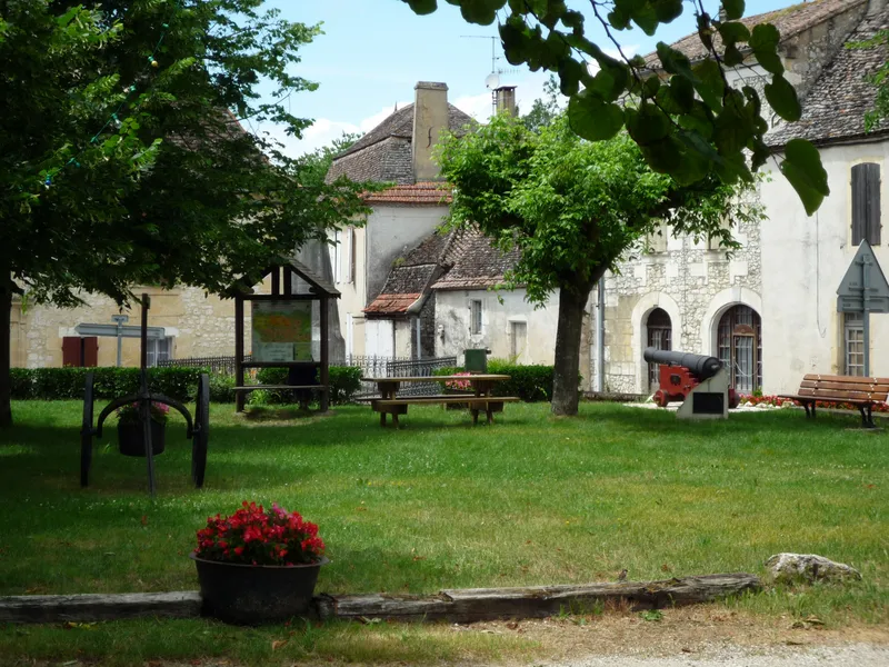 Vue de Saint-Aubin-de-Lanquais, Dordogne